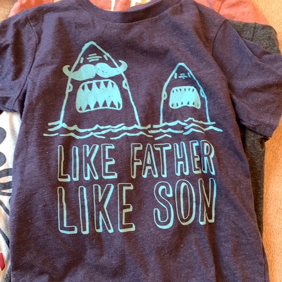 Boys 5T Bundle of Clothes. Shorts and tops. - Picture 6 of 8